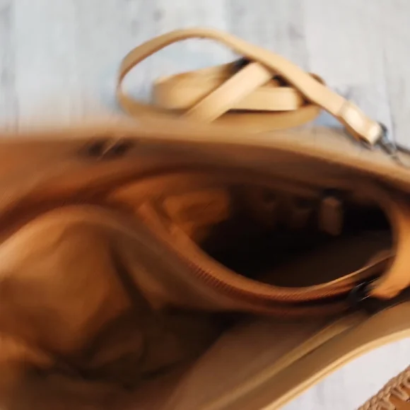 Tan Leather Shoulder Bag - Picture 9 of 12